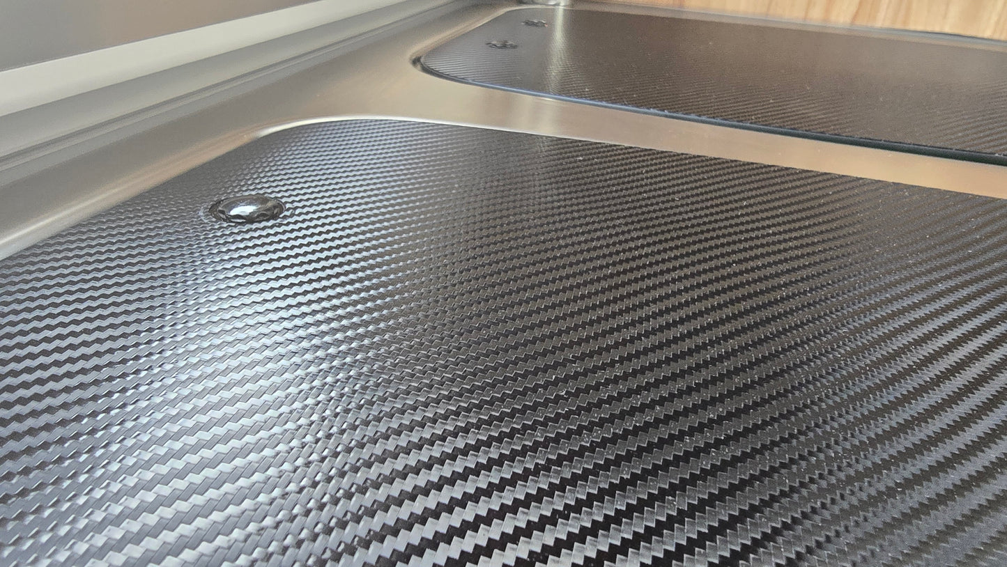 Dekorfolie Carbon für Glasabdeckung der Küche bei Hymer ML-T Exsis Modern Comfort