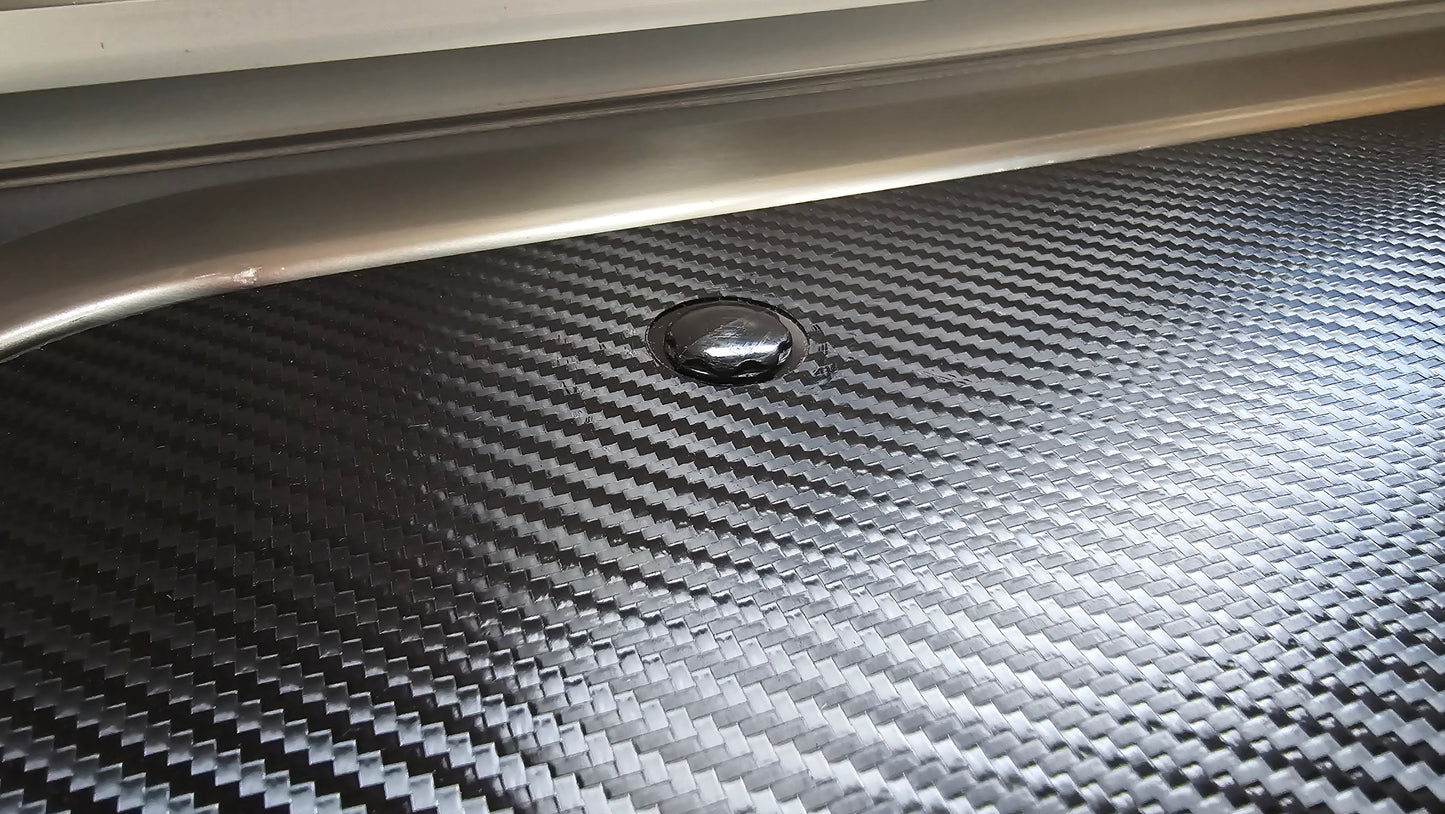 Dekorfolie Carbon für Glasabdeckung der Küche bei Hymer ML-T Exsis Modern Comfort
