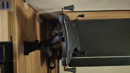 Komplettset Tablethalterung 12- 13 Zoll für den Hymer ML-T 570 im Schlafbereich