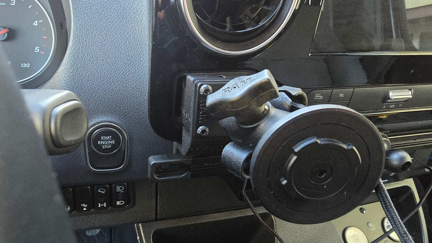 CLAMP-MOUNT Basic für Mercedes Sprinter W907 W910
