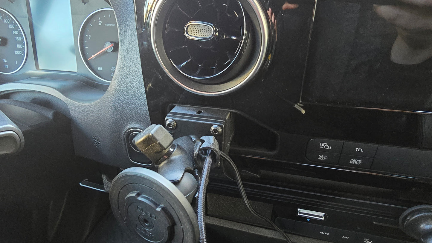 CLAMP-MOUNT Basic für Mercedes Sprinter W907 W910