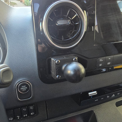 CLAMP-MOUNT Basic für Mercedes Sprinter W907 W910