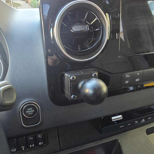 CLAMP-MOUNT BASIC für Mercedes Sprinter W907 W10 mit RAM MOUNTS Kugel C (1,5Zoll)